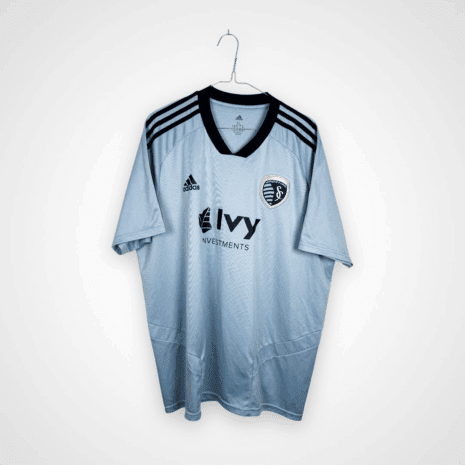Koszulka piłkarska Sporting Kansas City, 2018 Home, stan zadowalający - kilka znacznych zaciągnięć na plecach.