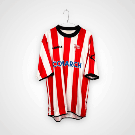 Koszulka piłkarska KS Cracovia, 2014/15 Home, stan zadowalający - dwie plamy, z przodu oraz z tyłu koszulki. widoczne z bliska.