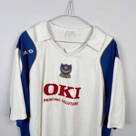 IMG_4357 Koszulka piłkarska Portsmouth FC, 2006/07 Away, stan dobry - nieznacznie uszkodzone logo jako oraz nadruk sponsora.- zbliżenie na front
