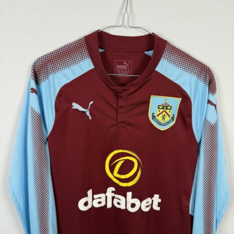 IMG_4451 Koszulka piłkarska Burnley FC, 2017/18 Home, stan doskonały- zbliżenie na front