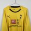 Tottenham Hotspur FC Fußballtrikot, 2008/09, schlechter Zustand - erhebliche Anzahl von Rissen, die größten davon an den Ärmelenden - Nahaufnahme der Vorderseite
