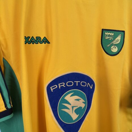 IMG_4633 Norwich City FC Fußballtrikot, 2004/05 Heimtrikot, Zustand: einwandfrei – weitere Ansicht 4