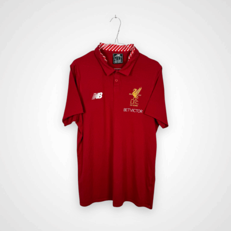 Liverpool FC football shirt, 2017/18, in very good condition – a slight mark from ironing.