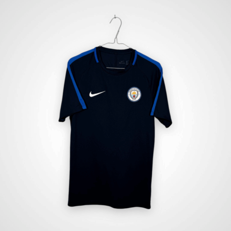 Photoroom_054_20250825_124353 Manchester City Fußballtrikot, 2016/17, guter Zustand - ein paar Mikrozerrungen.