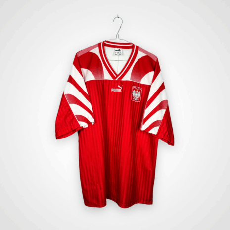 Koszulka piłkarska Polska, 1995 Away, stan bardzo dobry - kilka mikro zaciągnięć oraz drobne zabrudzenie na numerze na plecach.