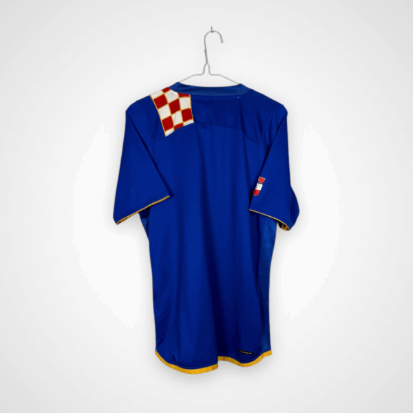 Koszulka piłkarska Chorwacja, 2006/08 Away, stan dobry - kilka mikro zaciągnięć oraz popękana flaga chorwacji na rękawku.- widok z tyłu