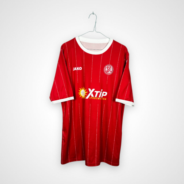 Rot Weiss Essen 2018/19 Home football shirt [XL].