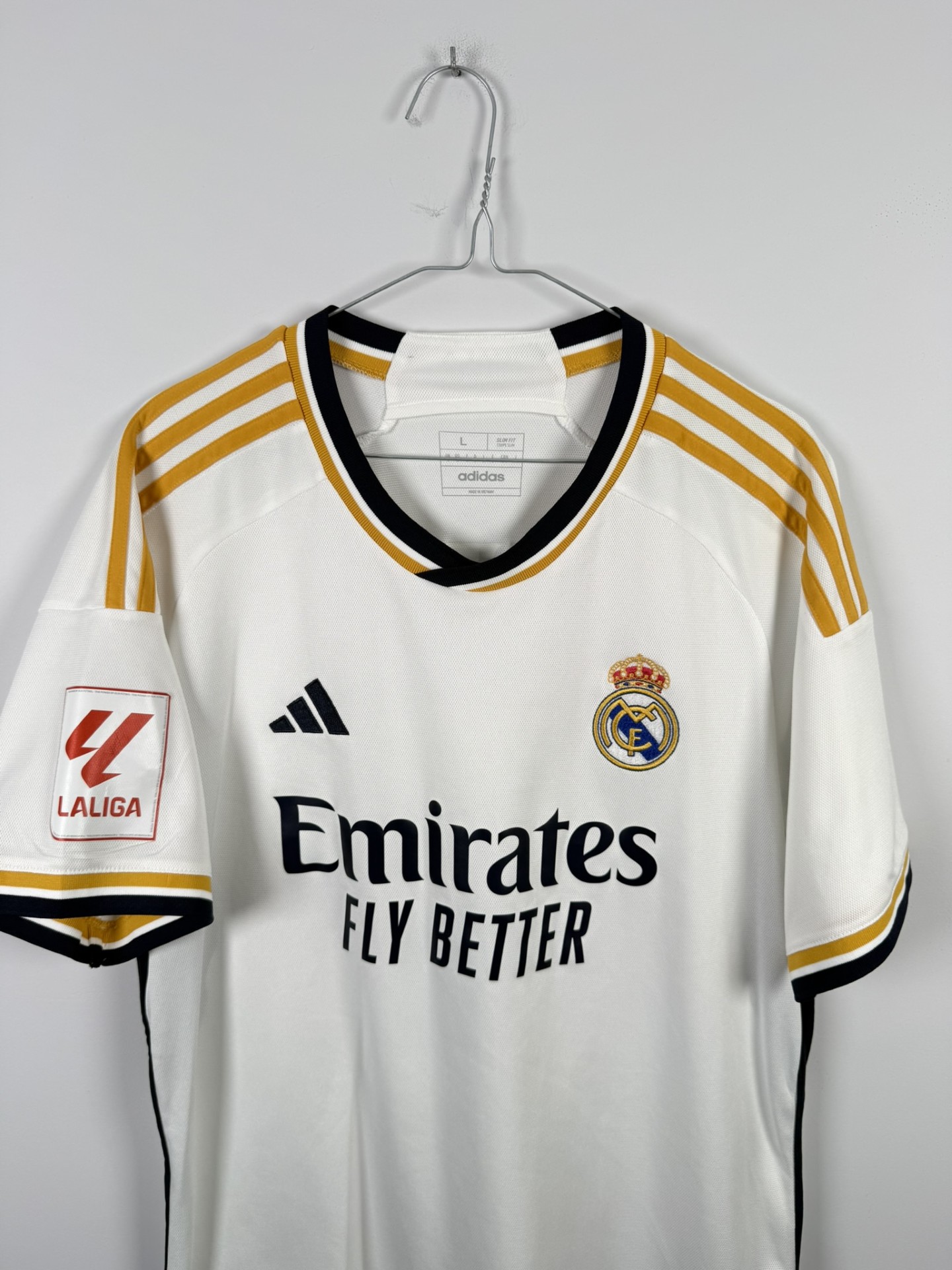 Real Madrid 2023/24 Home 15 Valverde football shirt [L] - Original